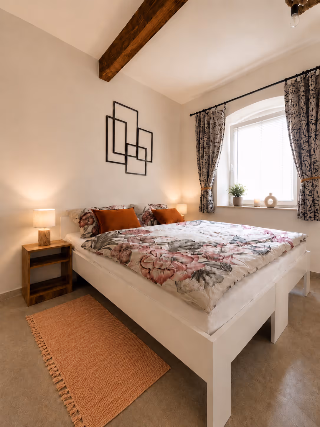 1 Bedroom - Apartment