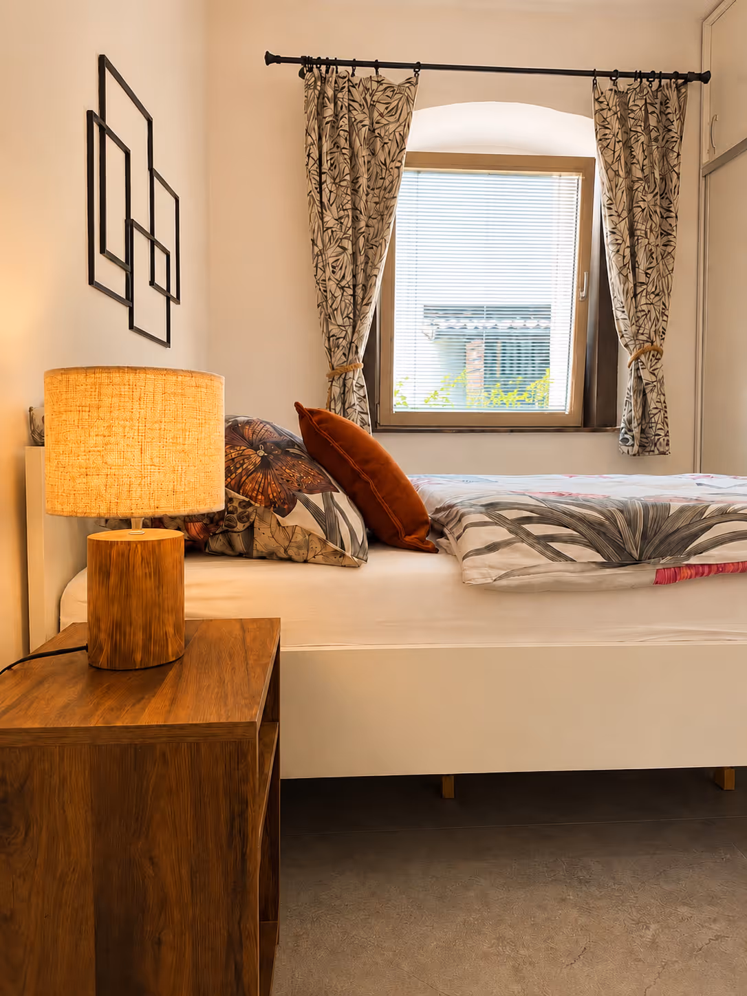 1 Bedroom - Apartment