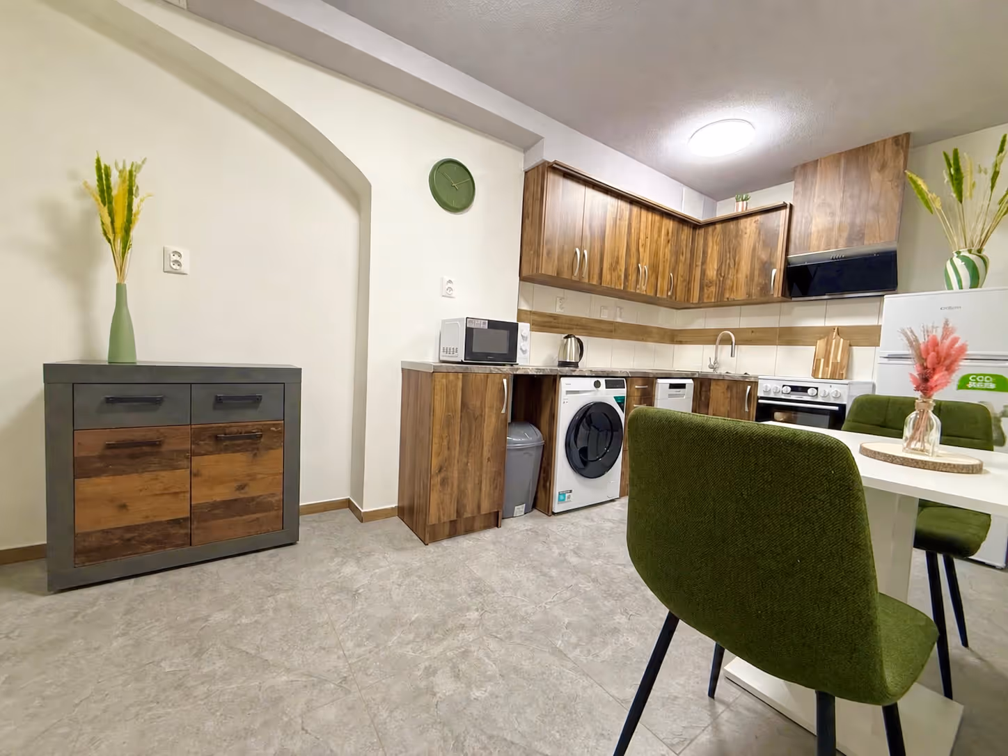 1 Bedroom - Apartment