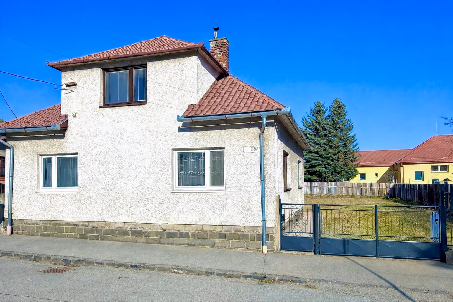 House for Rent - Companies, Students and Families