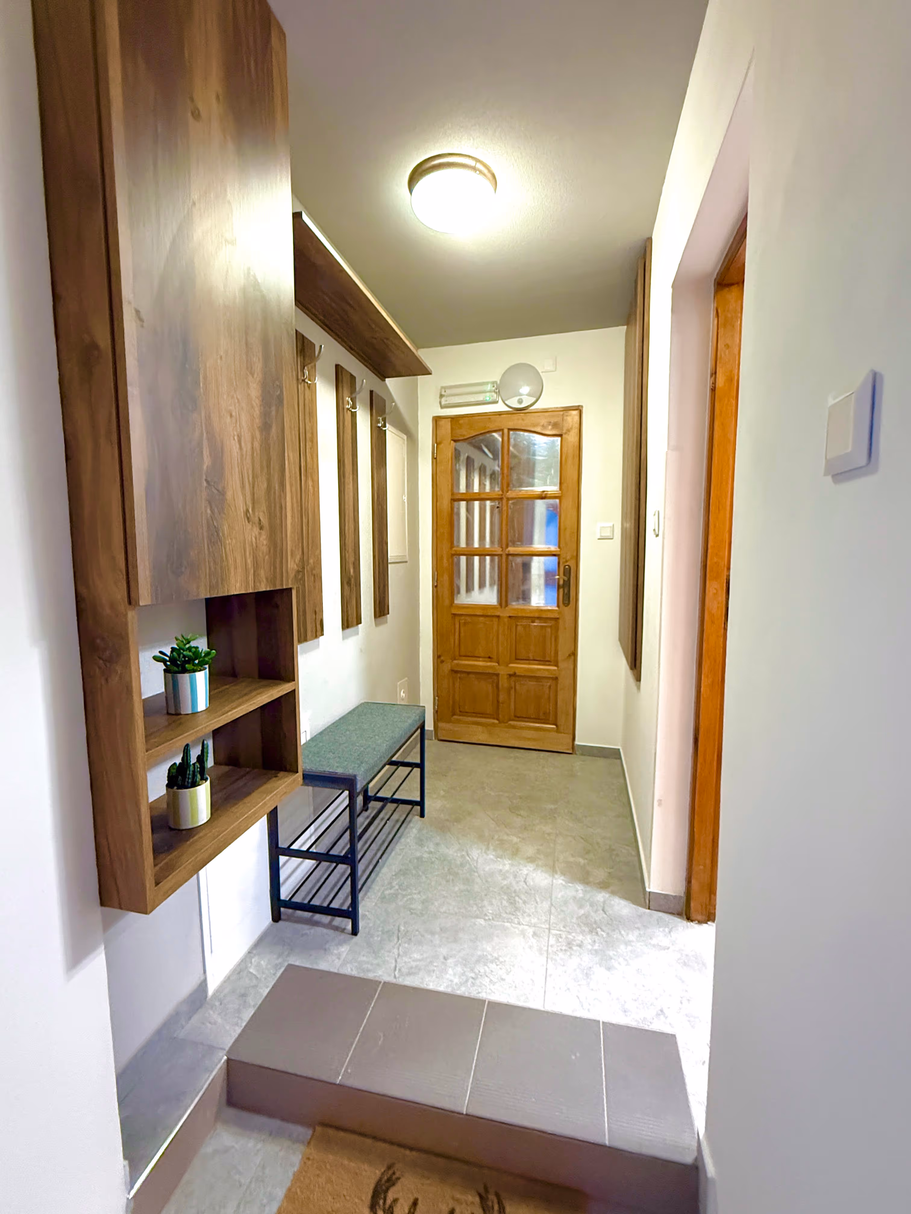 1 Bedroom - Apartment