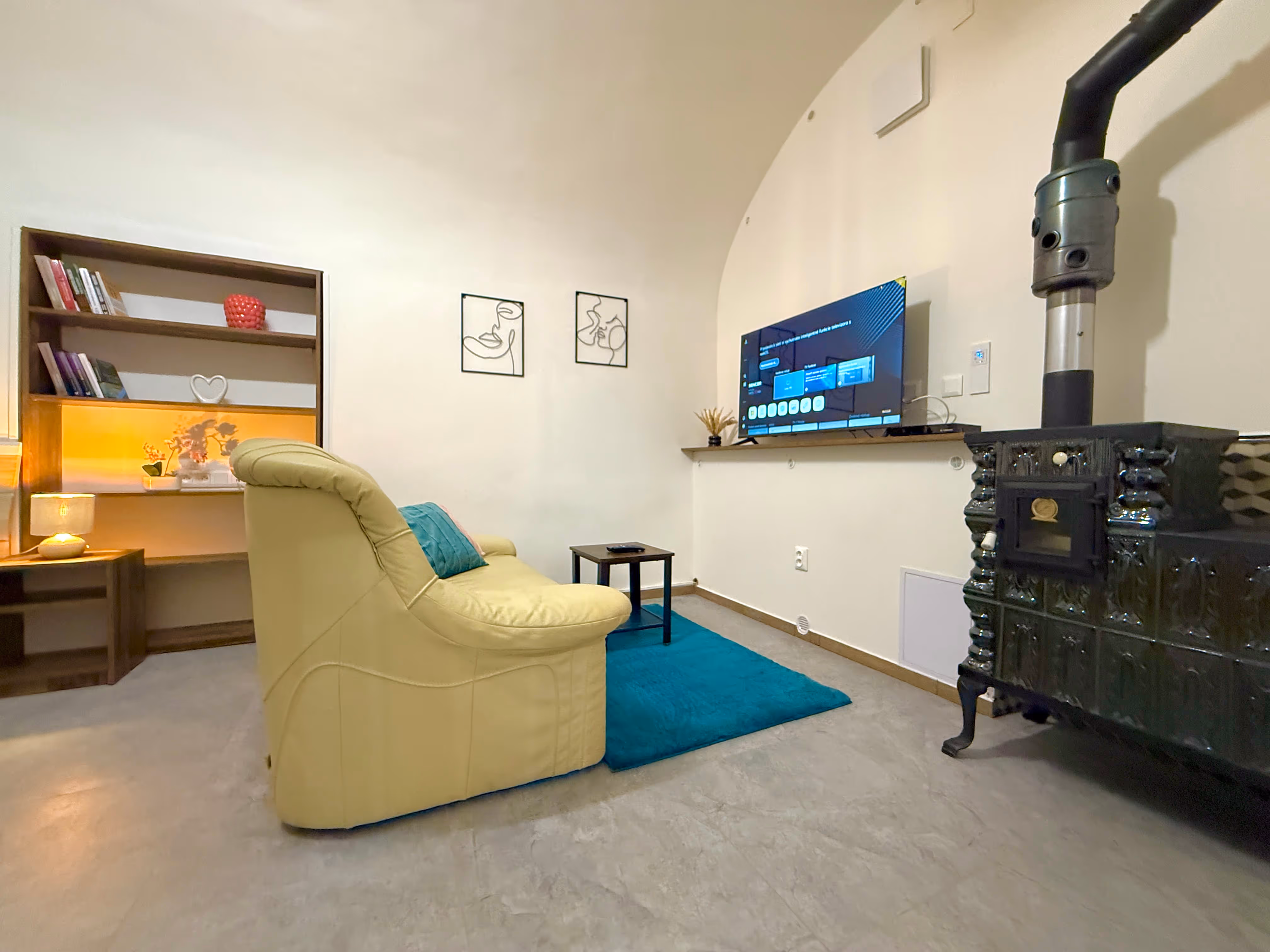 1 Bedroom - Apartment