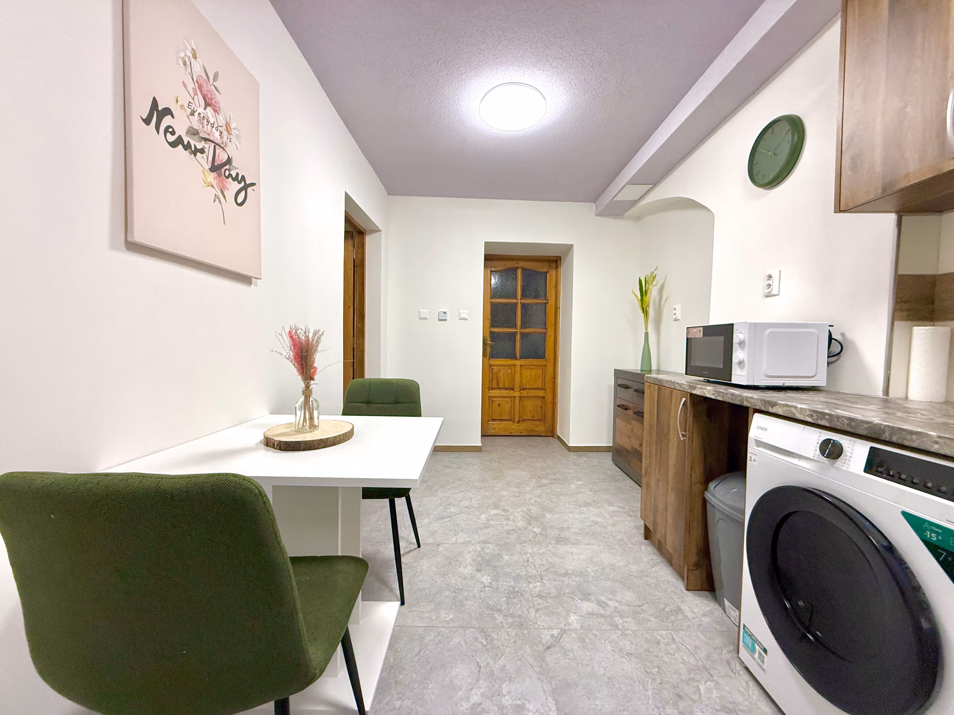 1 Bedroom - Apartment