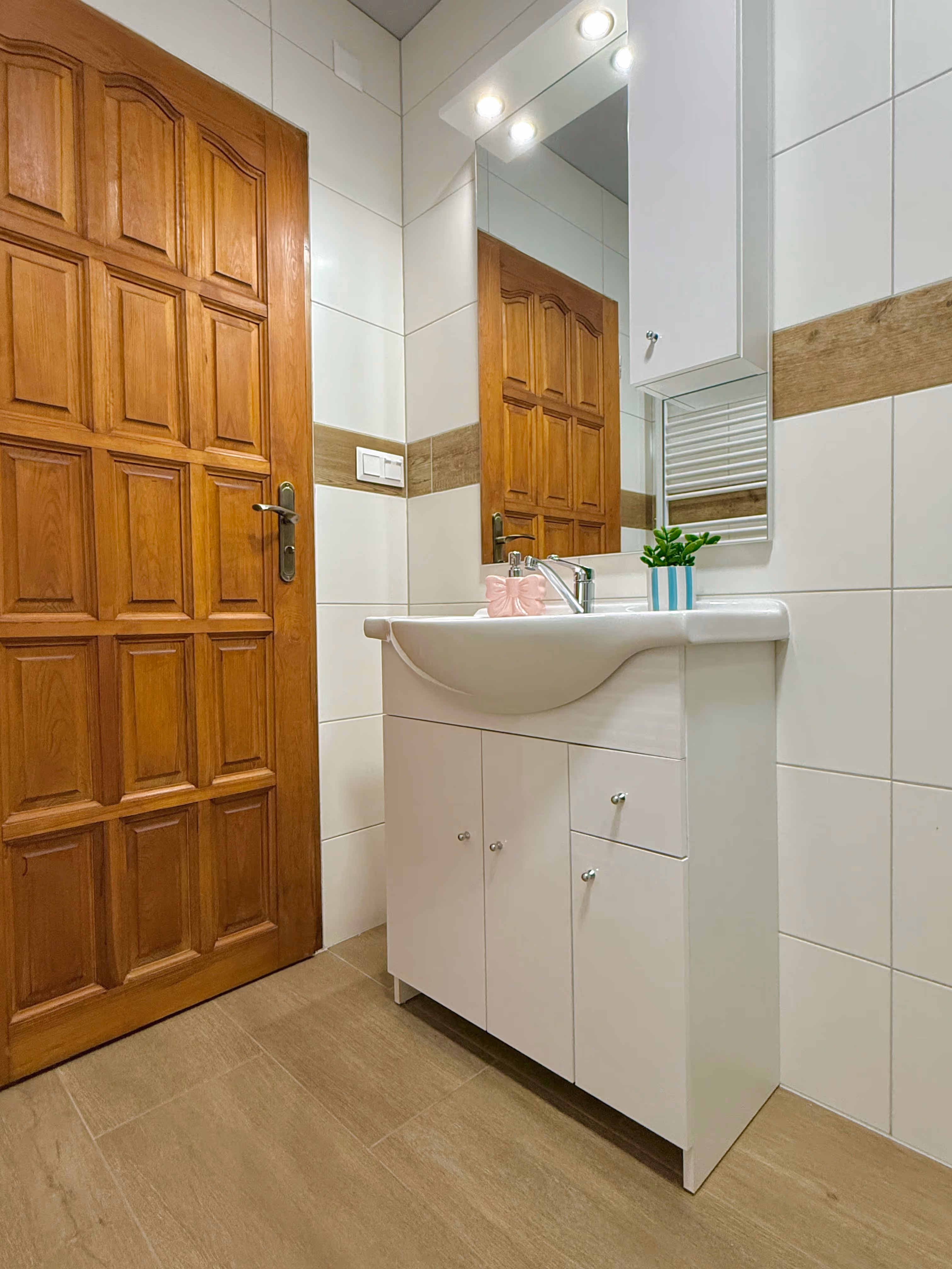 1 Bedroom - Apartment