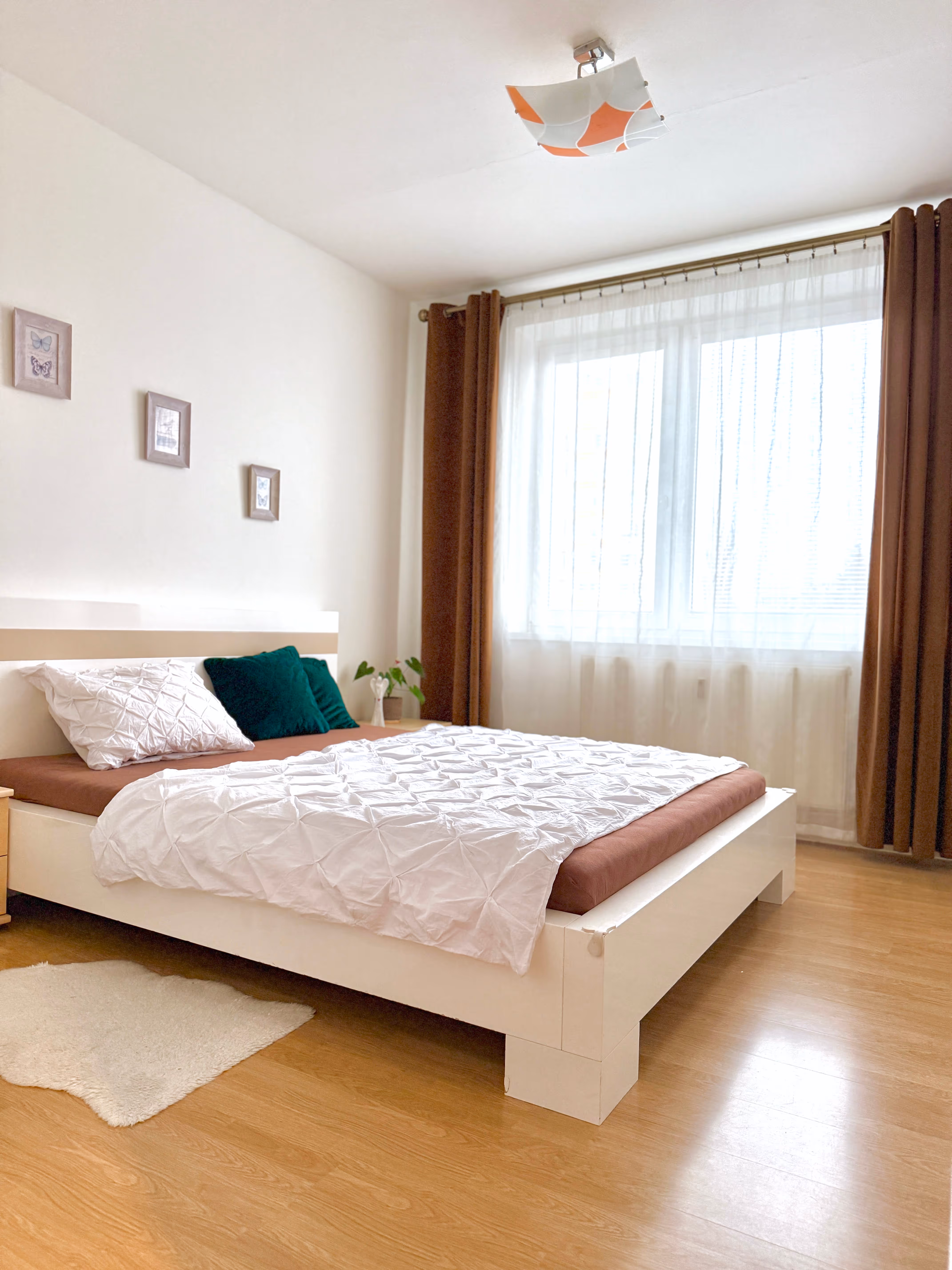 Modern 2-Bedroom Apartment