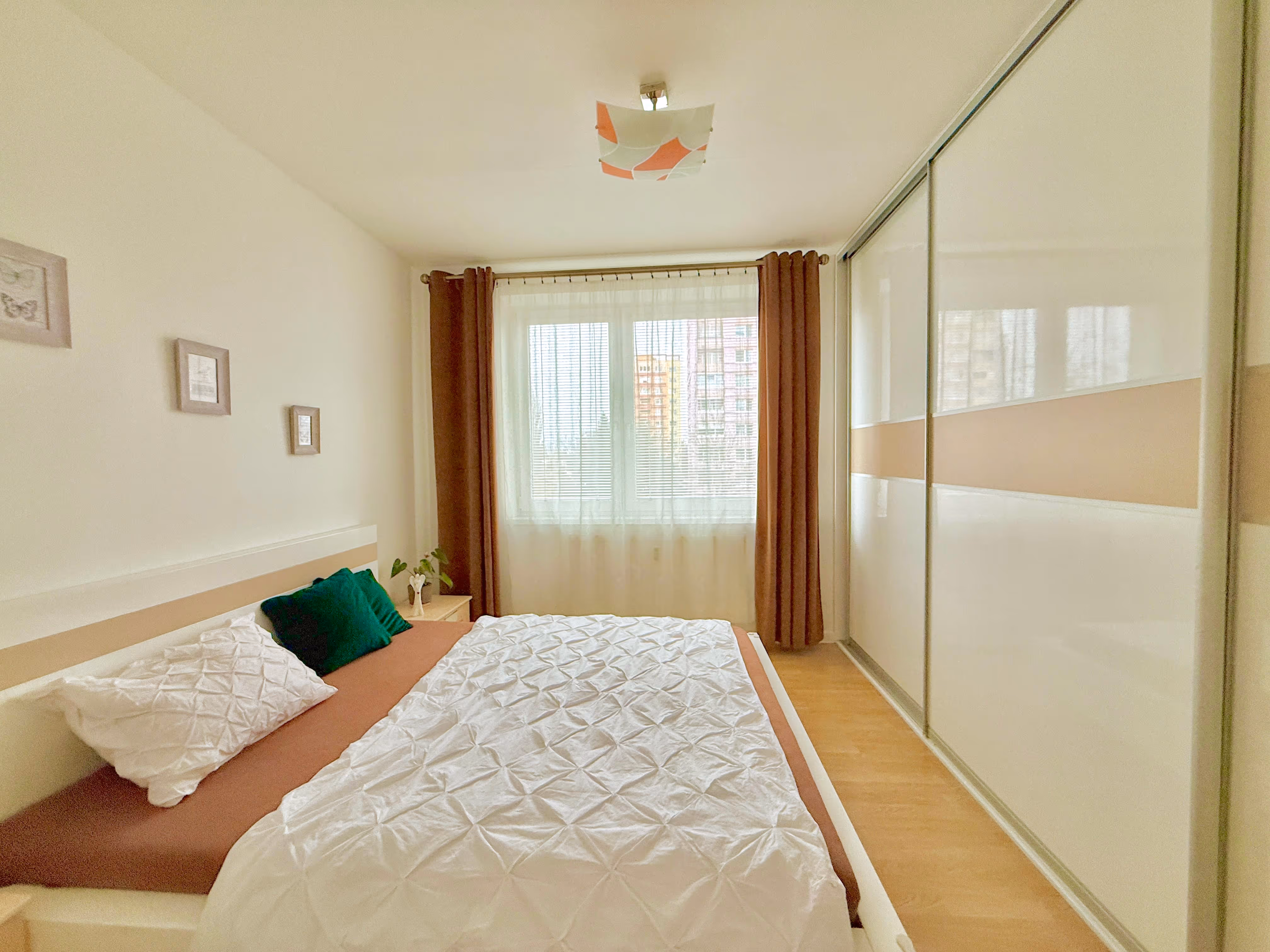 Modern 2-Bedroom Apartment