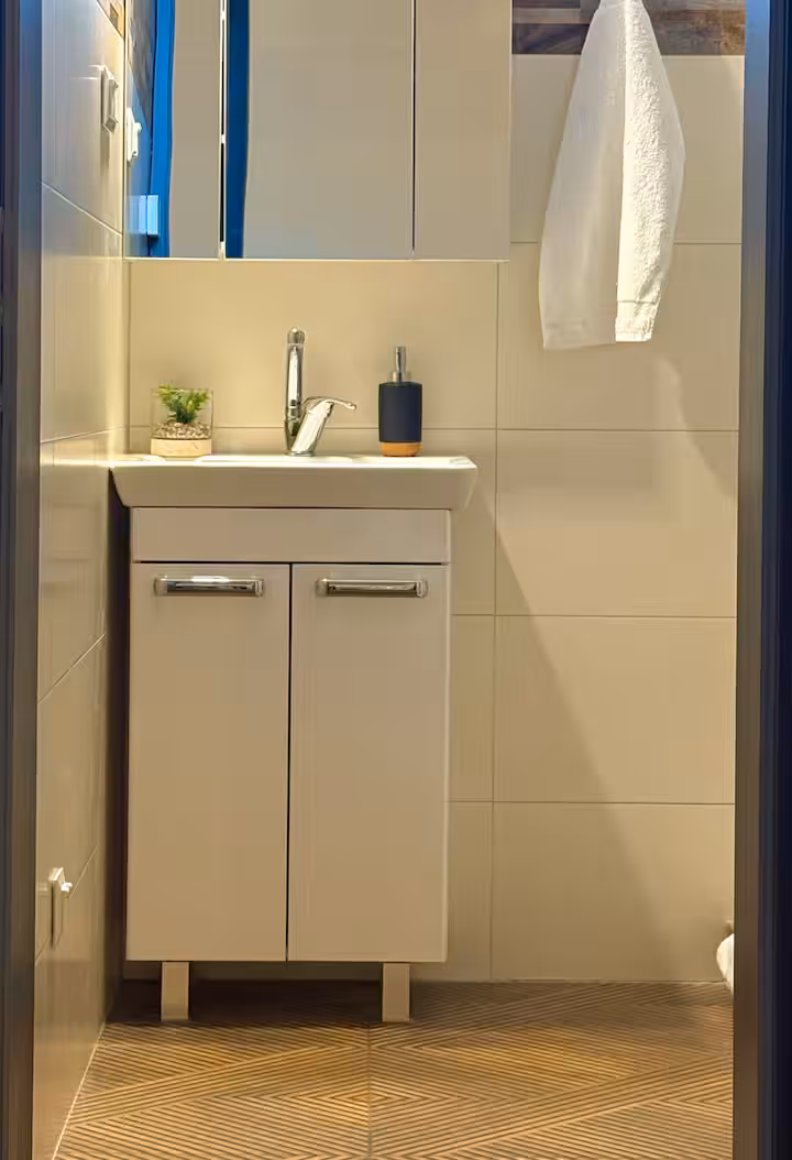 full bathroom s5